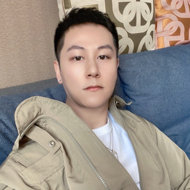 1072113 靜靜dê抽煙