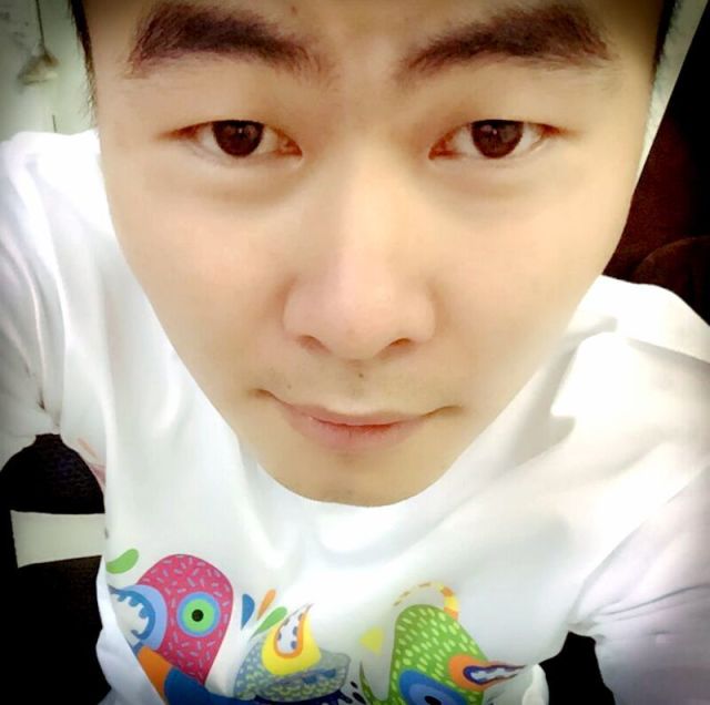 1079333  经典男生丶