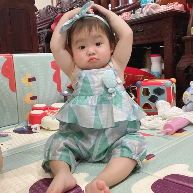 1081733 ~