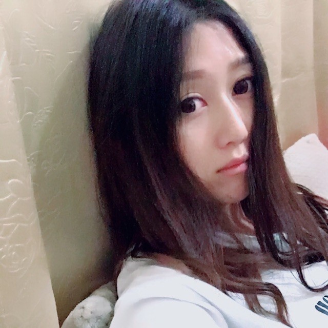 1087010 Queen。
