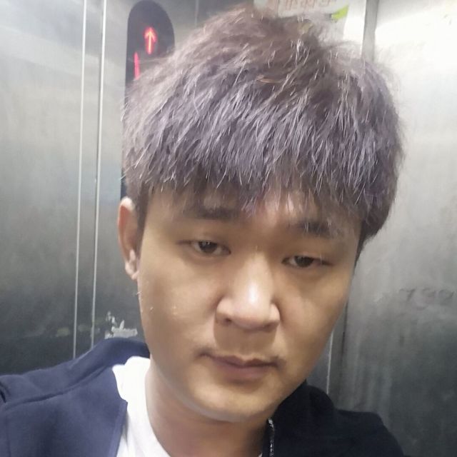 1123537 僵尸面前跳江南