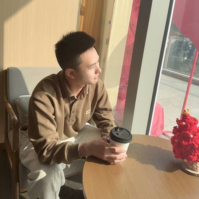 1128382 李小歪