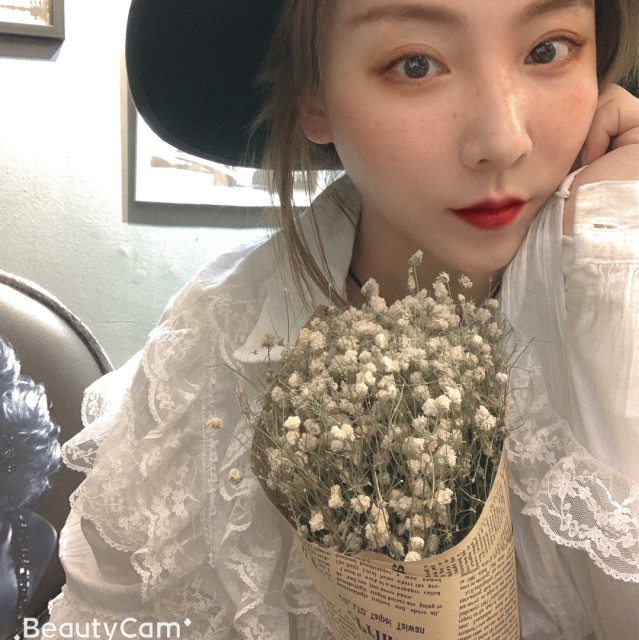 1150887 卷发女郎
