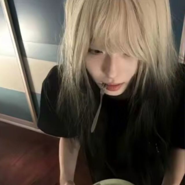 1151400 ╰☆。 凡 煜 ❀