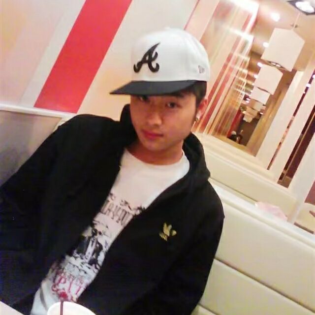 1202551 半个人