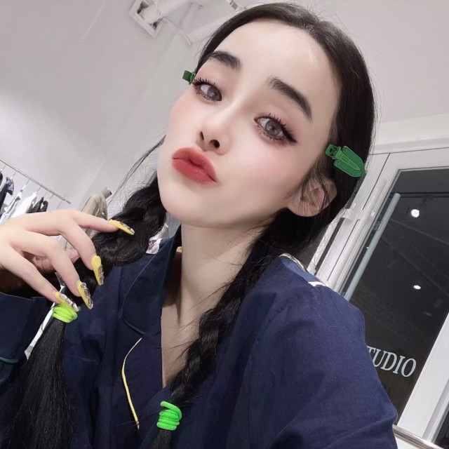 124437 Okgirl*