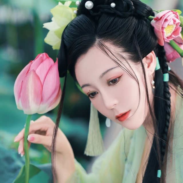 1267385 女神