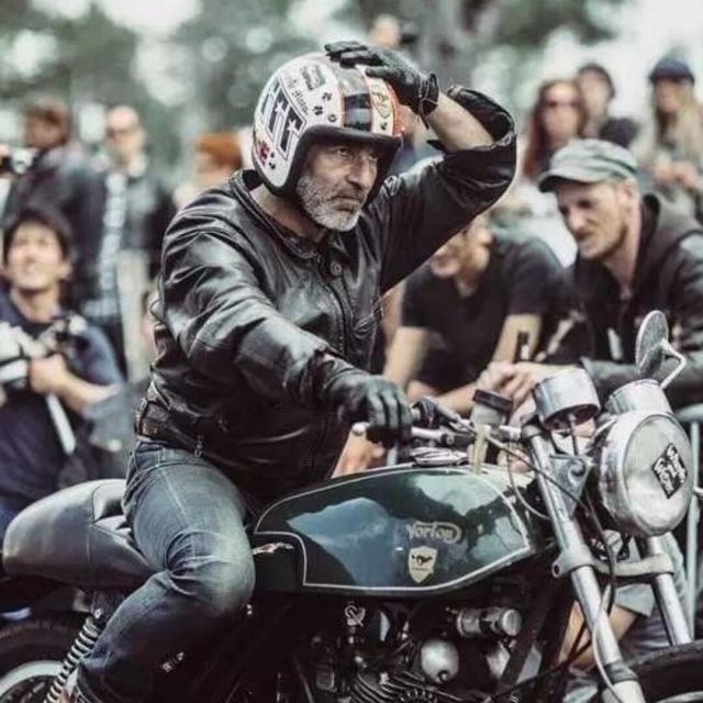 1275674 Pantera