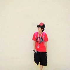 1283595 倘若将我的故事写成诗 丶