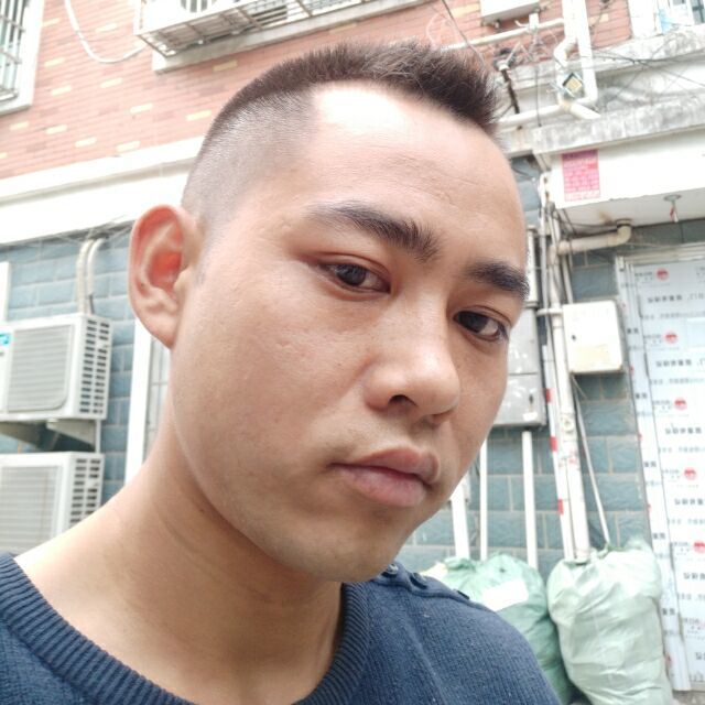 1284818 航模咨询
