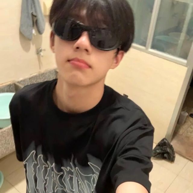 1297738 king