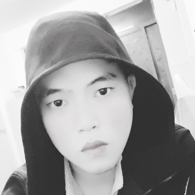 1300992 谁可共你比