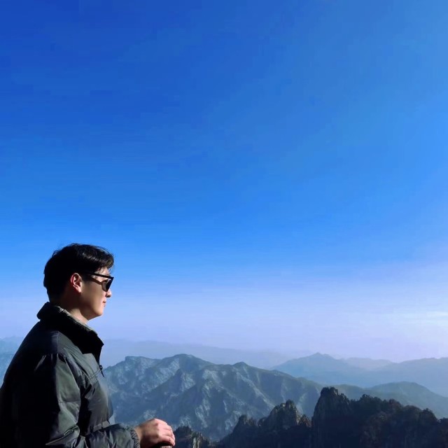 1358322799 刘先生。