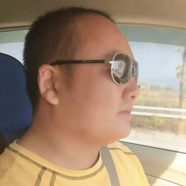 1361293 平凡不失高傲 