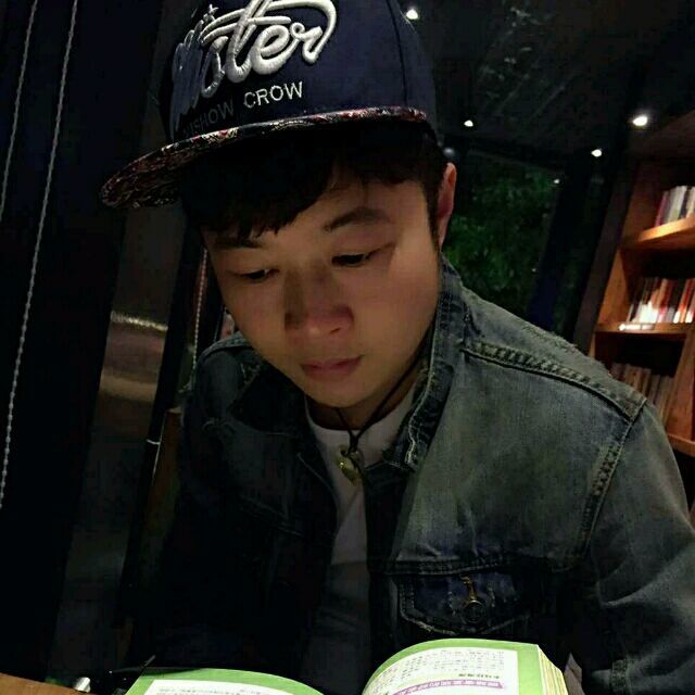 1369095 Seal•Tse