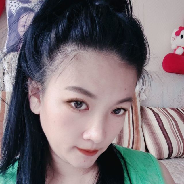 1370367 俊俏小妖精