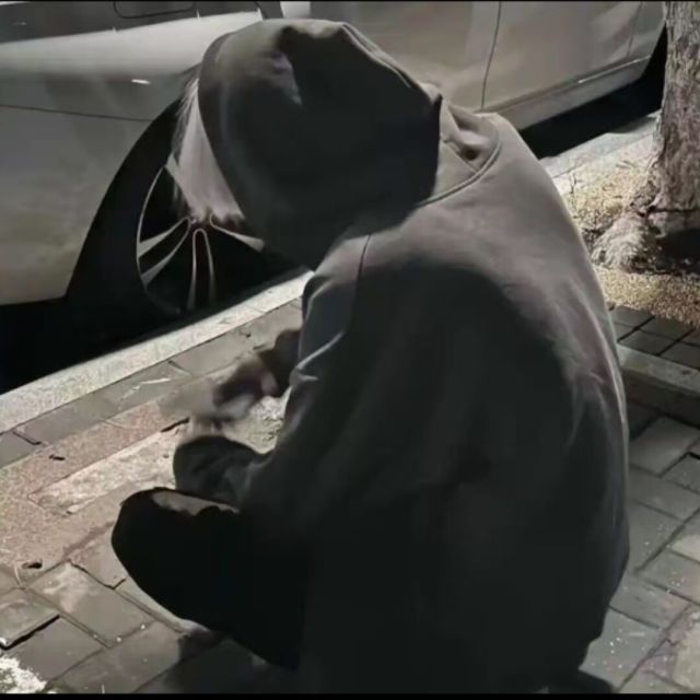 1370548 陌生人