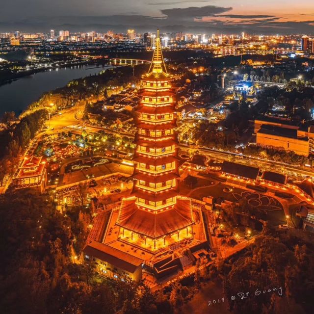 1373306 悠长假期