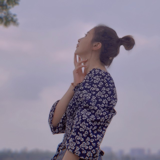 1391392 。Sky....