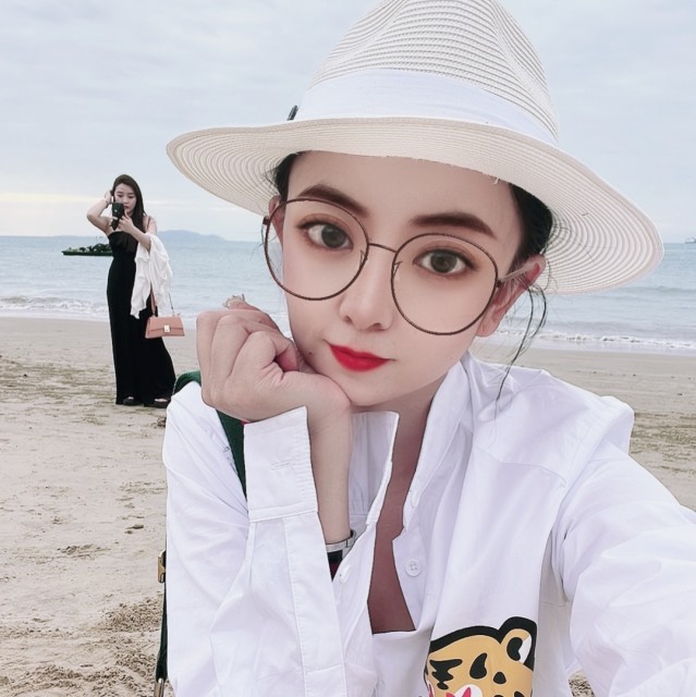 143032 小美妞