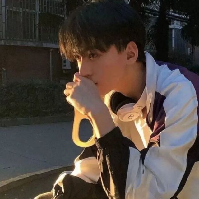 144122 田甜