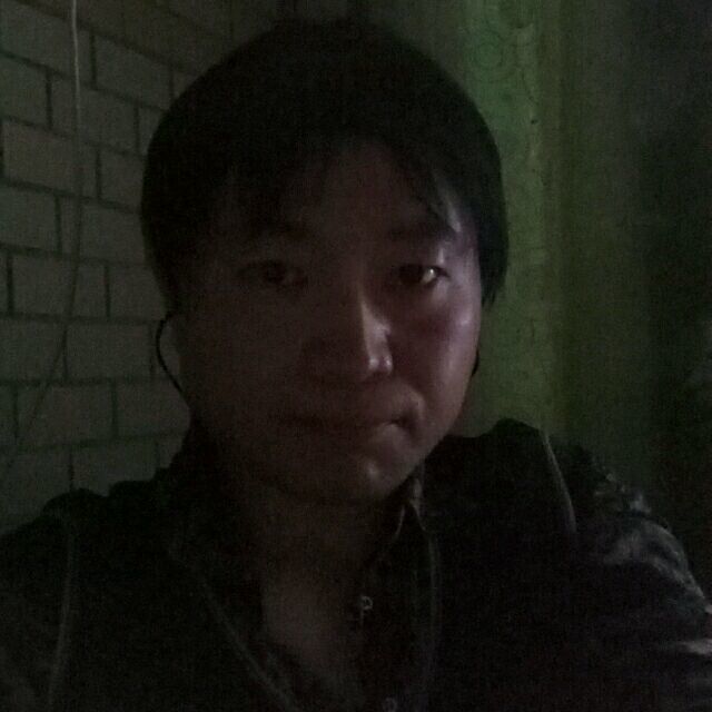 1518390 左遛右逃