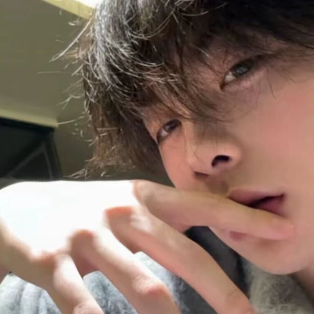 1518430 吧唧一口
