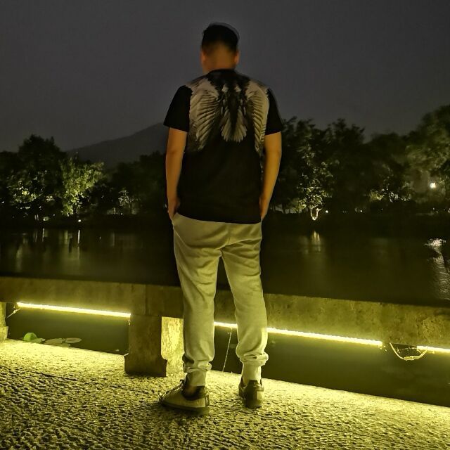 1530096 小男孩