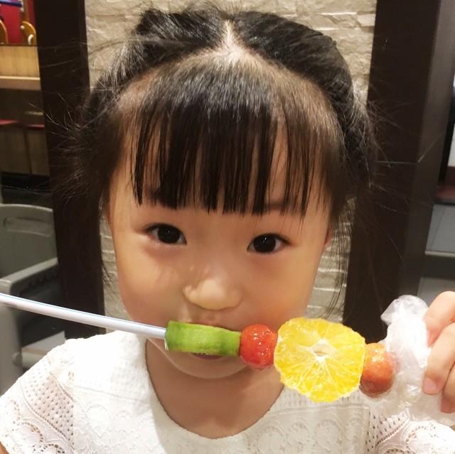 1542462 沙漠中的水草