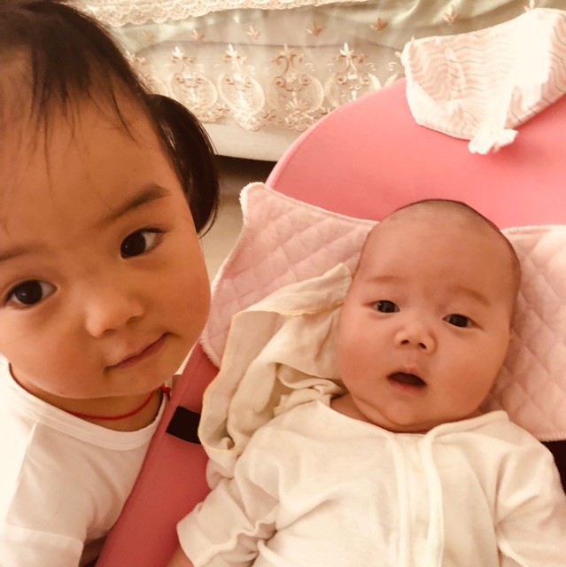 1556826 黑色聚焦
