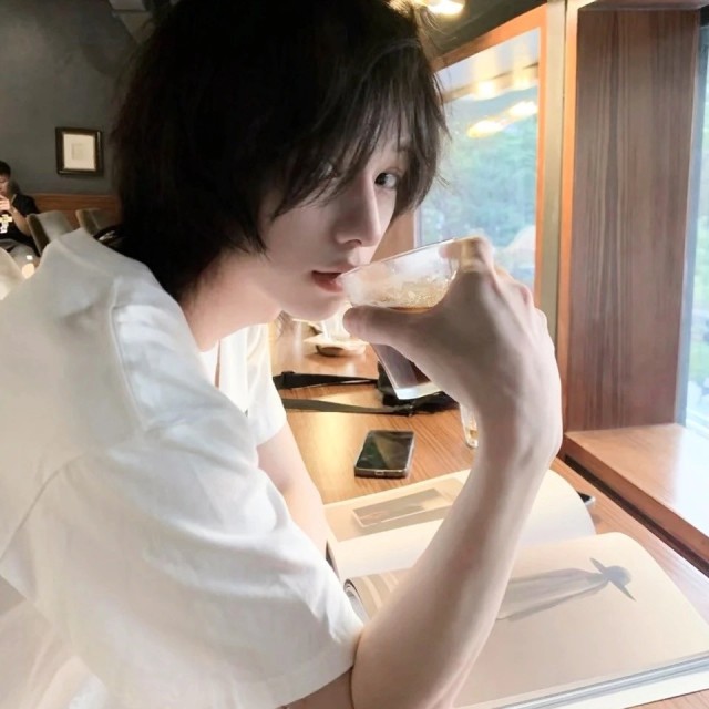 157121 孤单
