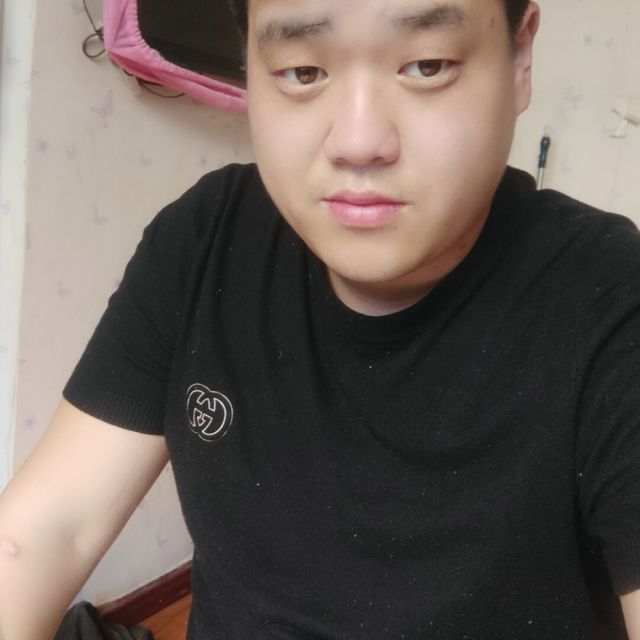 1571809 