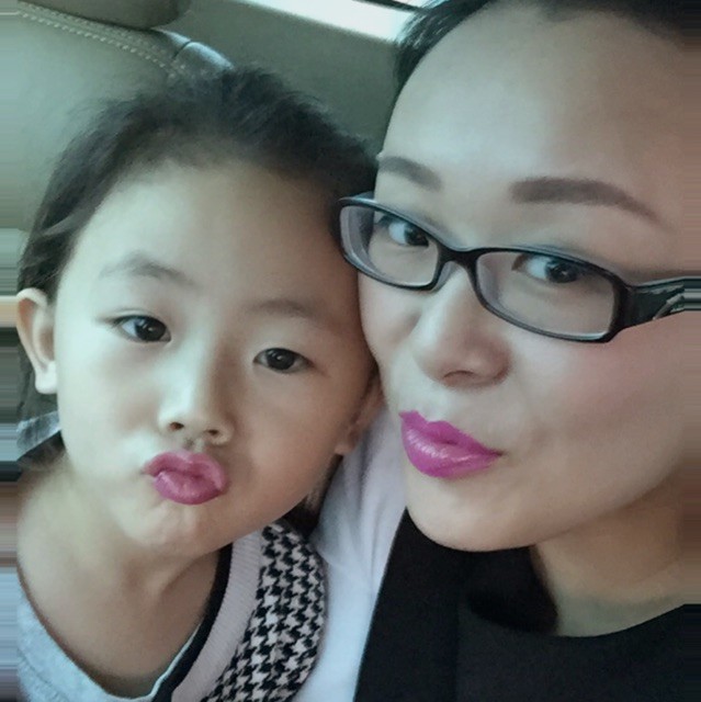 1575711 Vivian