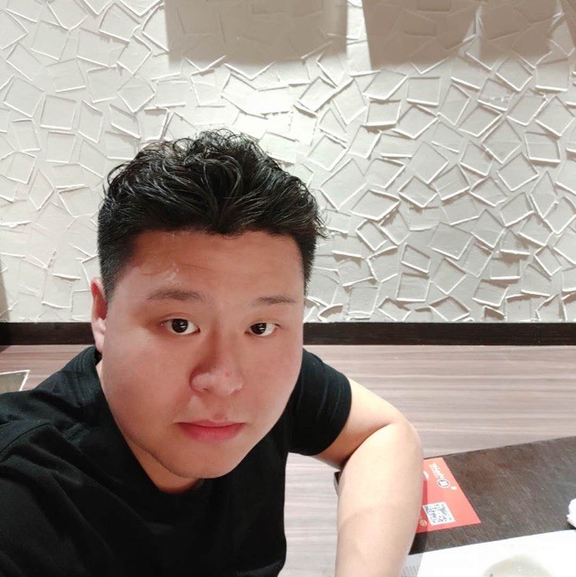 1585486 老头。