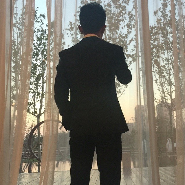 1585976 凌宇