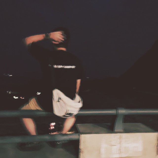 159102 冷场。