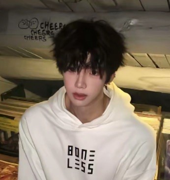 1599798 宇