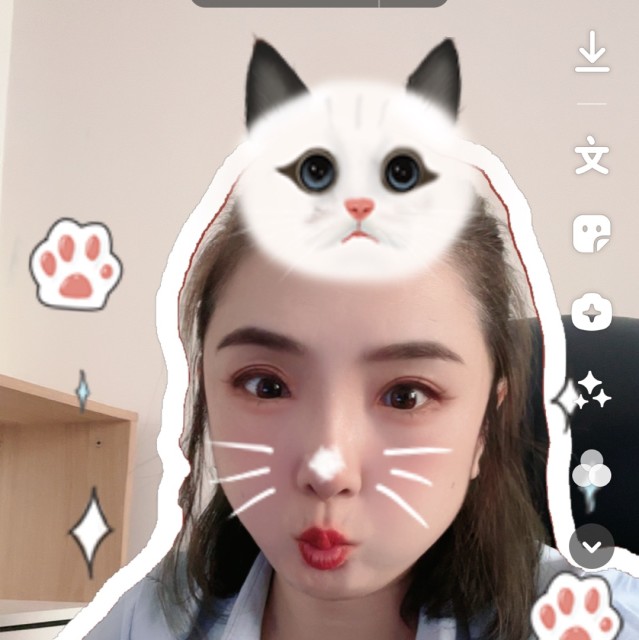 1636892 Lily