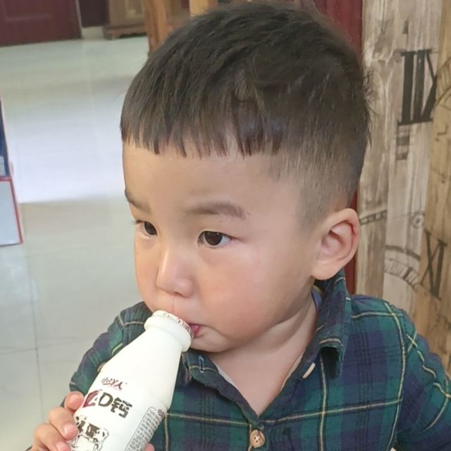 1701557 