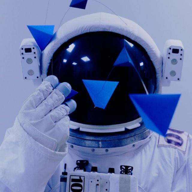 1713648 嘿