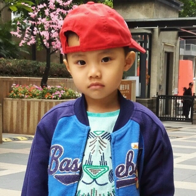 1718099 左人