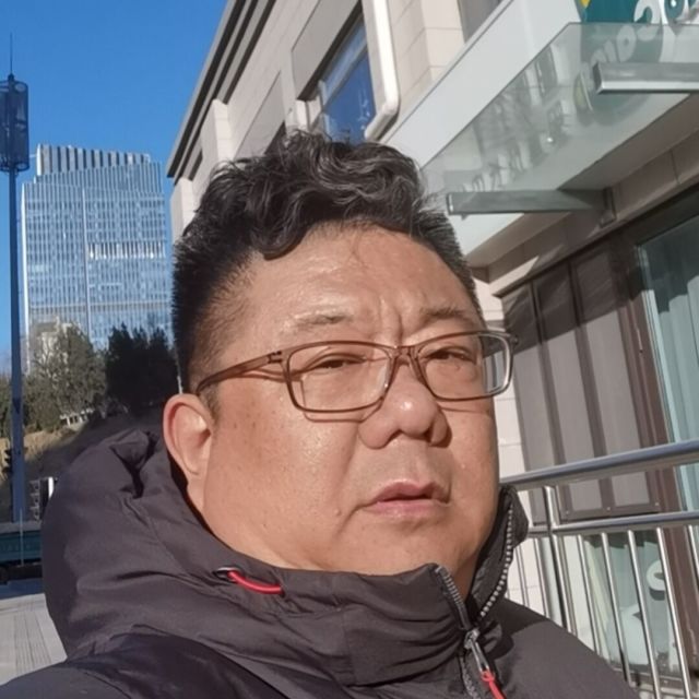 1787871 长翅膀的牛