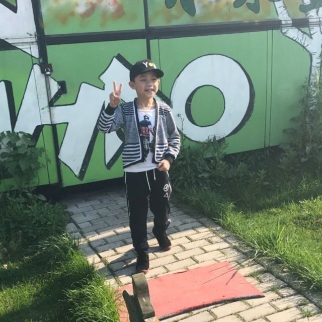 1832298 ❤、半笑。