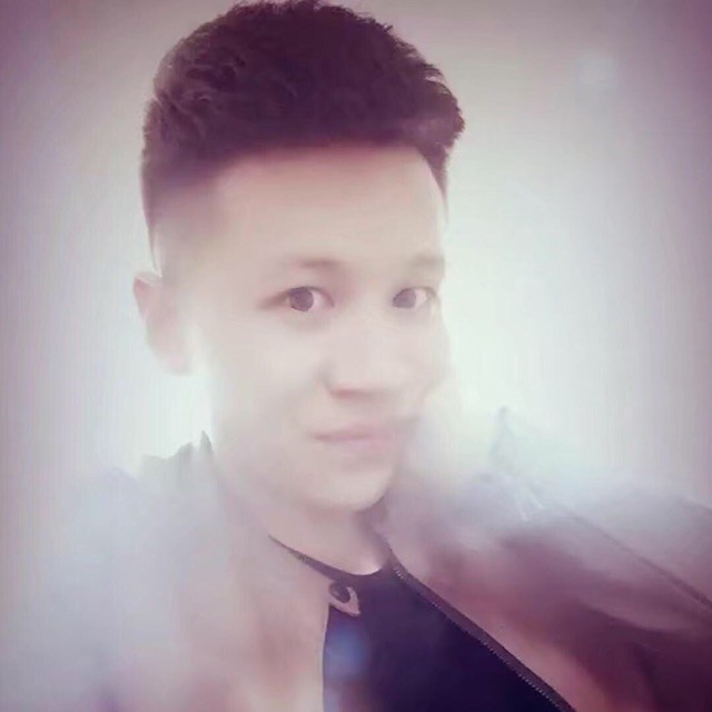 1836018 她是光芒，