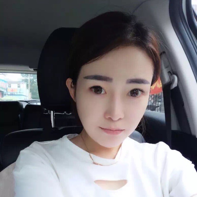 1868806 天使刷饭盒。