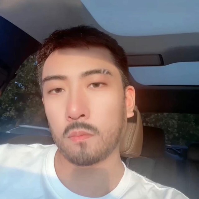 1880551 刘宸赫