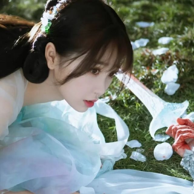 1881126 Eva