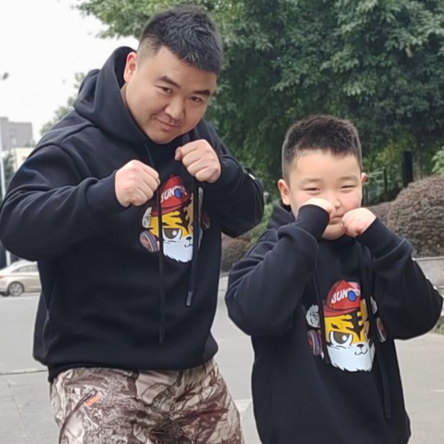 1883468 何坤