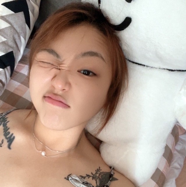 1885727 Vivian丶堇