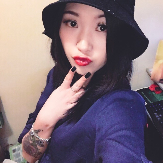 1886563 Ｍs。Lily